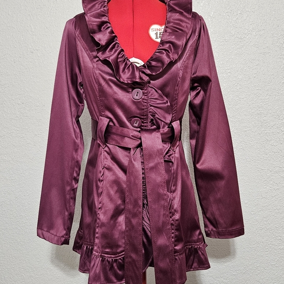 Elegant Ruffle Jacket / Blazer - Picture 4 of 8